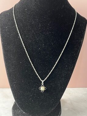 Vintage sterling silver & white pearl necklace 6mm